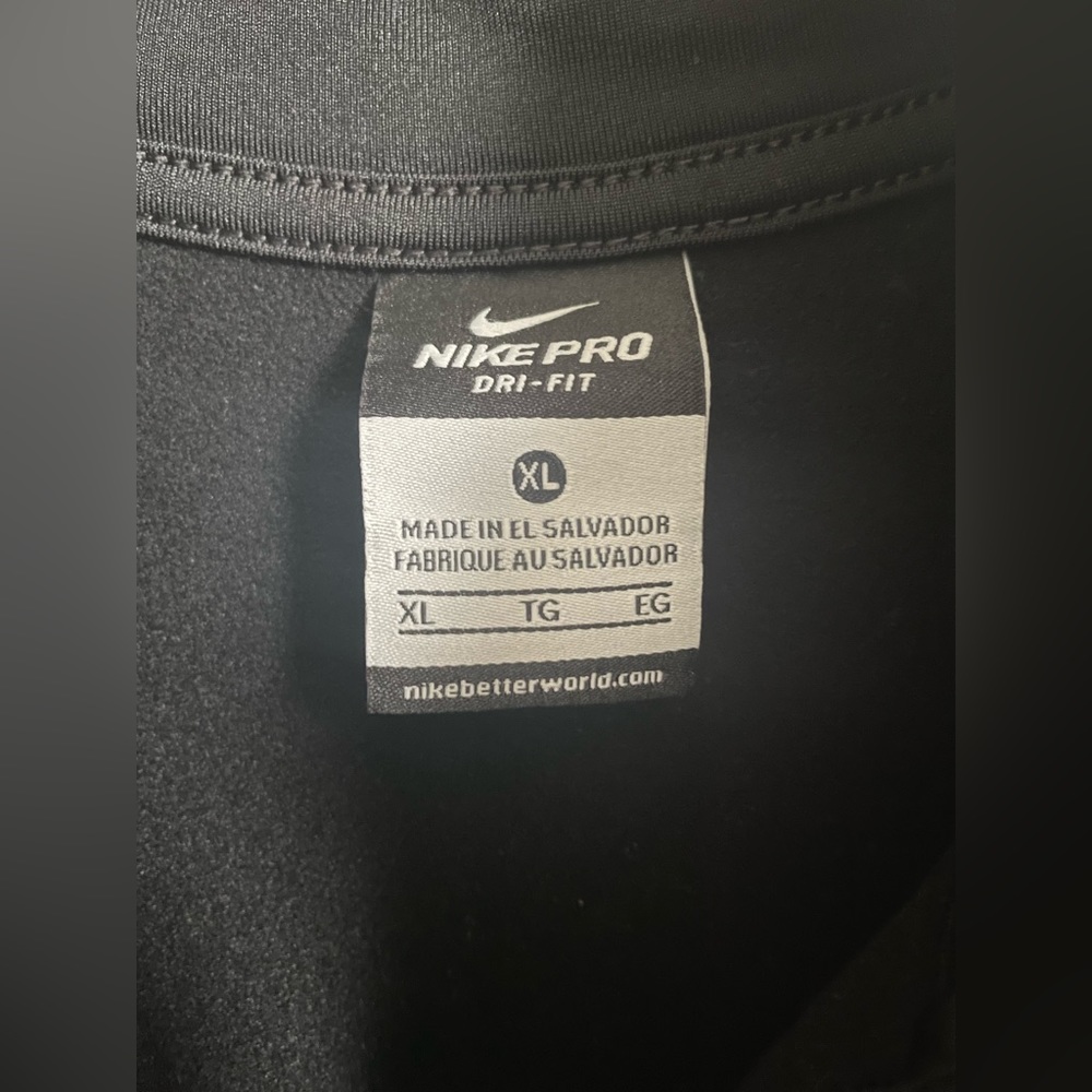 Nike Pro Women's Dri-Fit 1/2 Zip XL - Picture 3 of 4